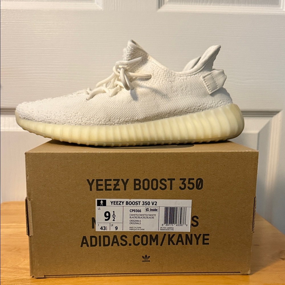 Adidas Men’s Yeezy Boost 350 V2 - Like New/Smoke & Pet Free